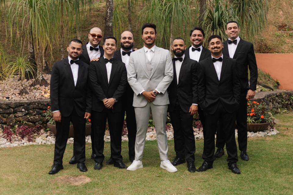 Noivo e padrinhos
