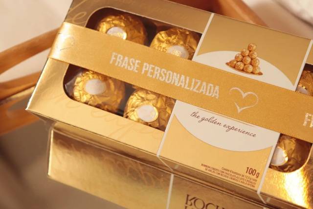 Fita dourada escrita em prata