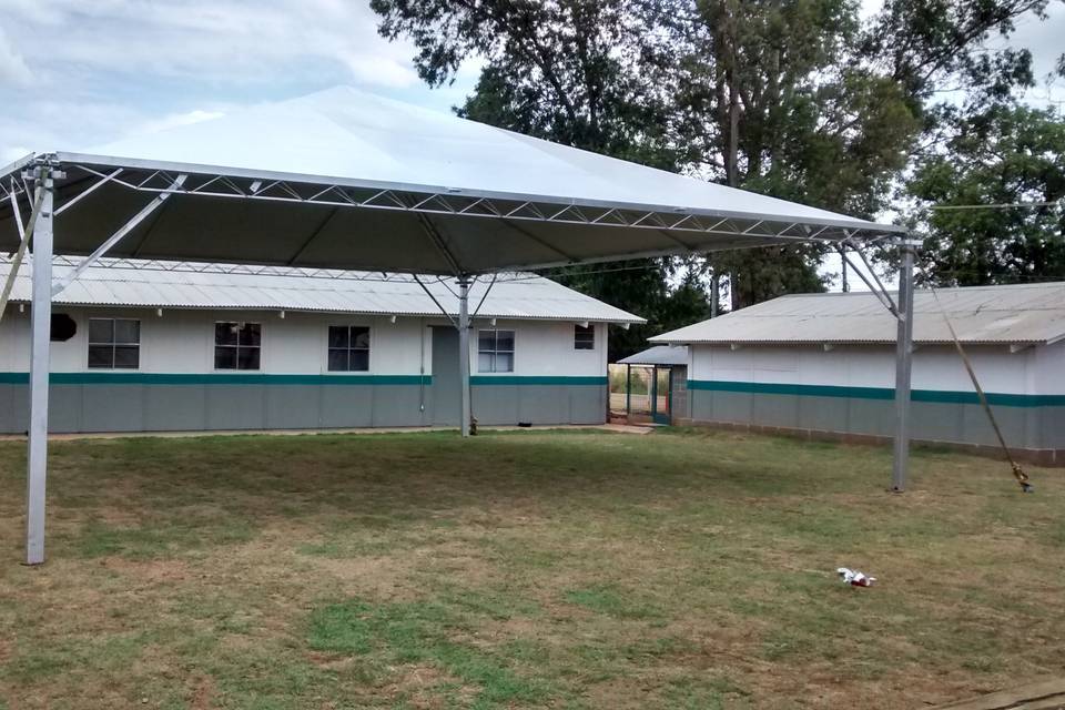 Tenda piramidal 10x10m branca