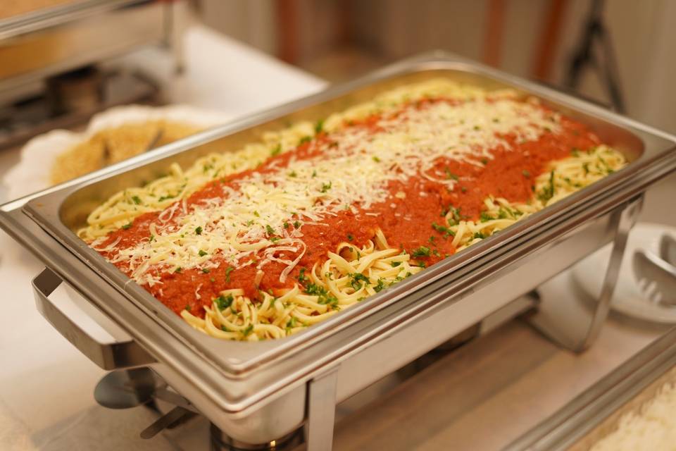 Macarrão ao molho sugo
