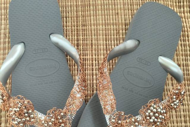 Chinelo em crochê de metal