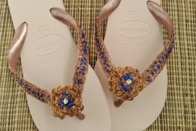 Chinelo em crochê de metal