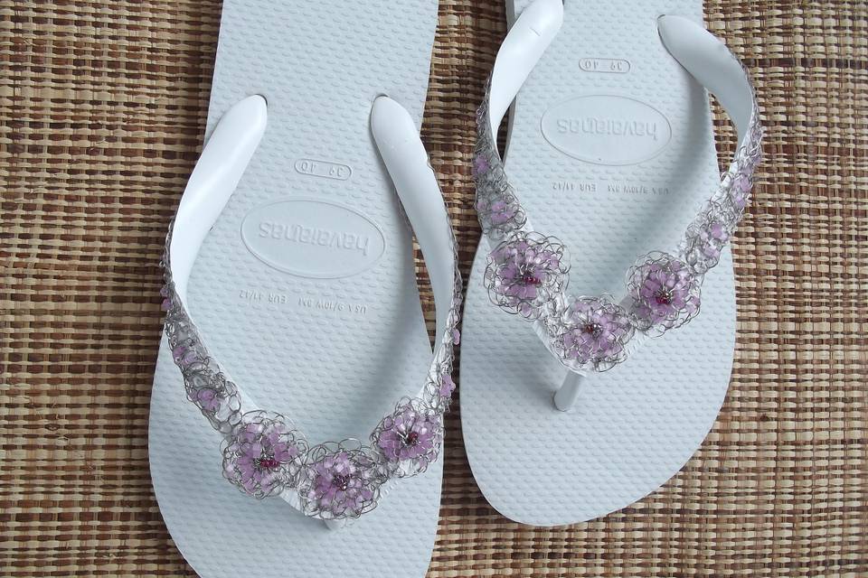 Chinelo em crochê de metal