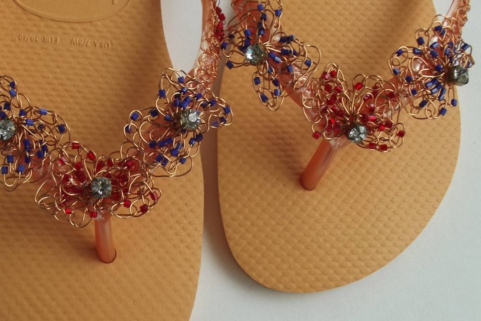 Chinelo de crochê de metal