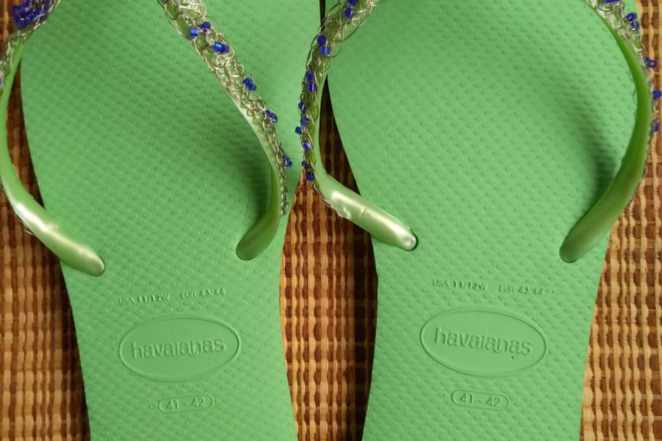 Chinelo de crochê de metal