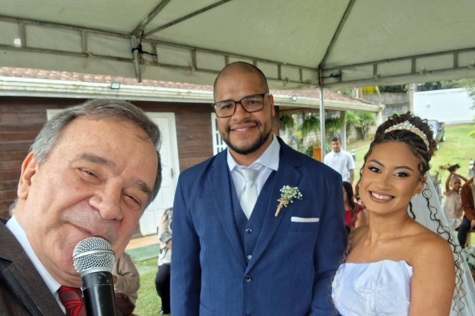 Felicidade estampada no rosto.
