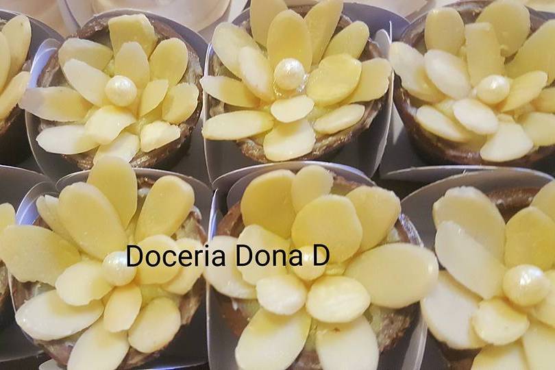 Doces finos flor de amendoas