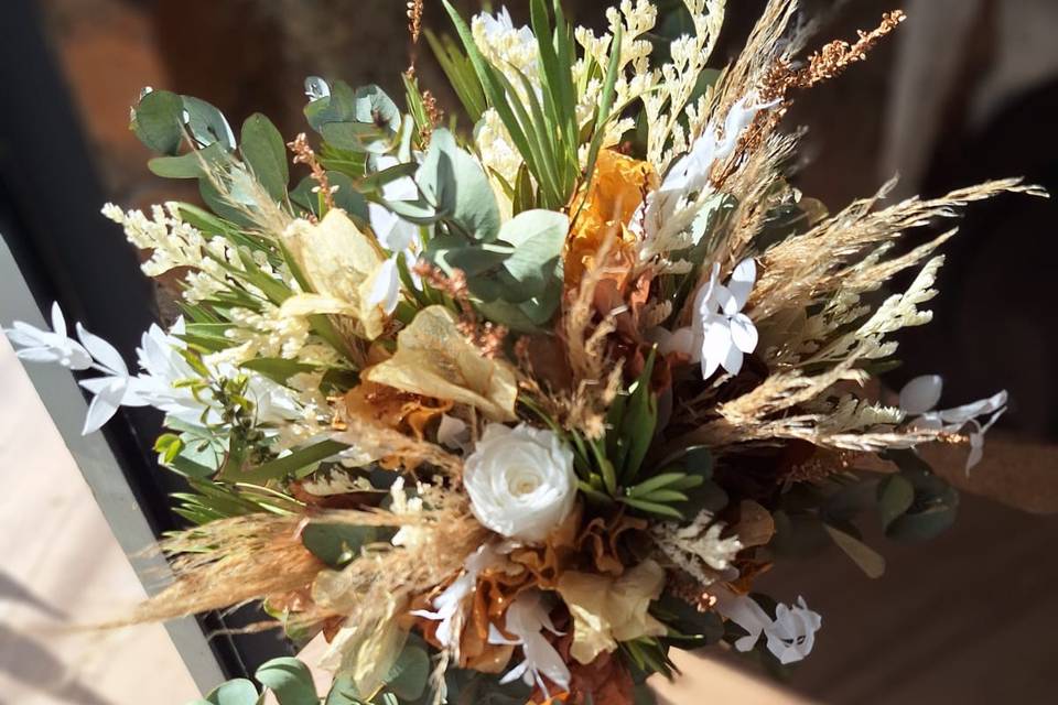 Buquê c/ rosas preservadas
