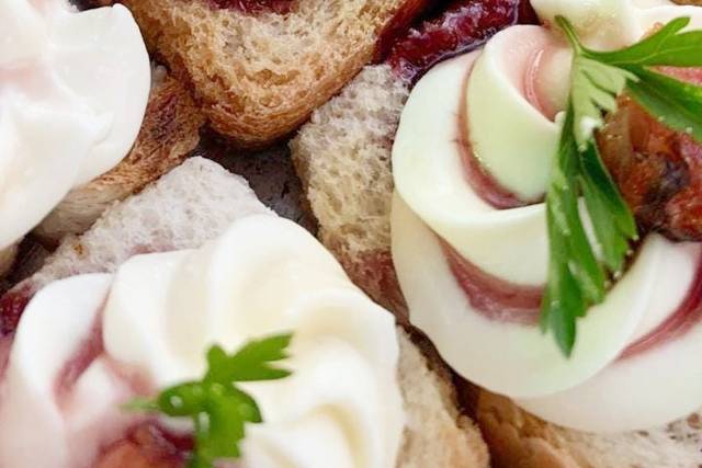 Canapé de frutas vermelhas