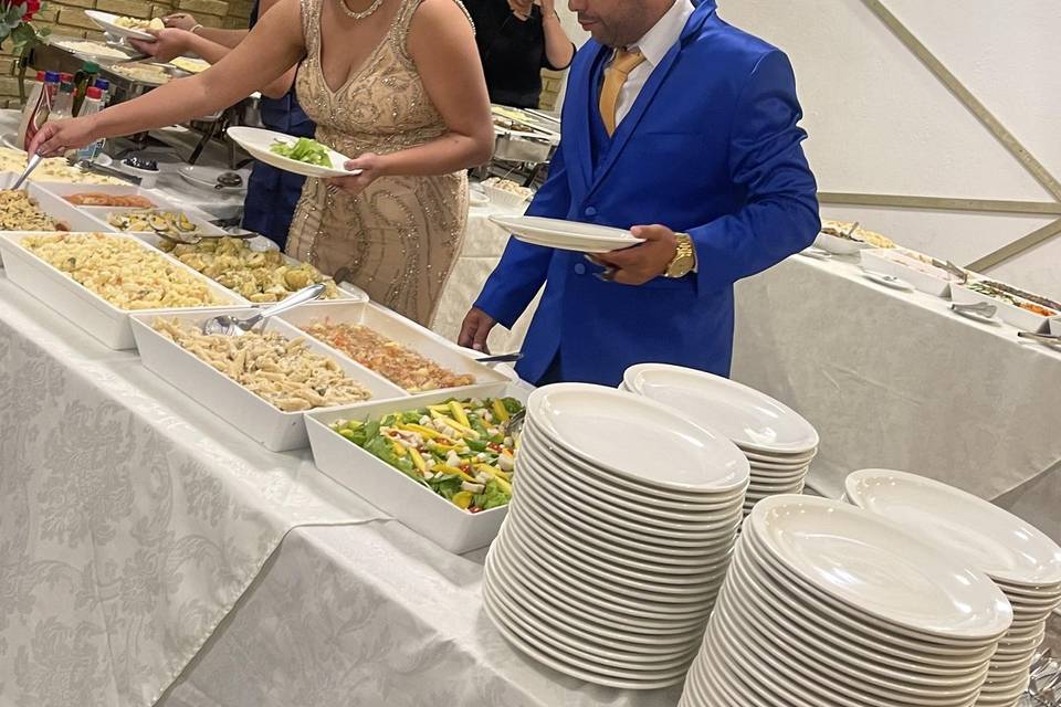 Jantar servido durante a festa