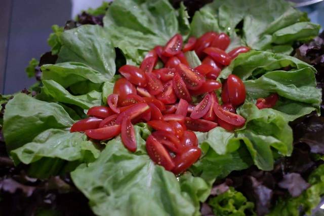 Salada com produtos selecionados