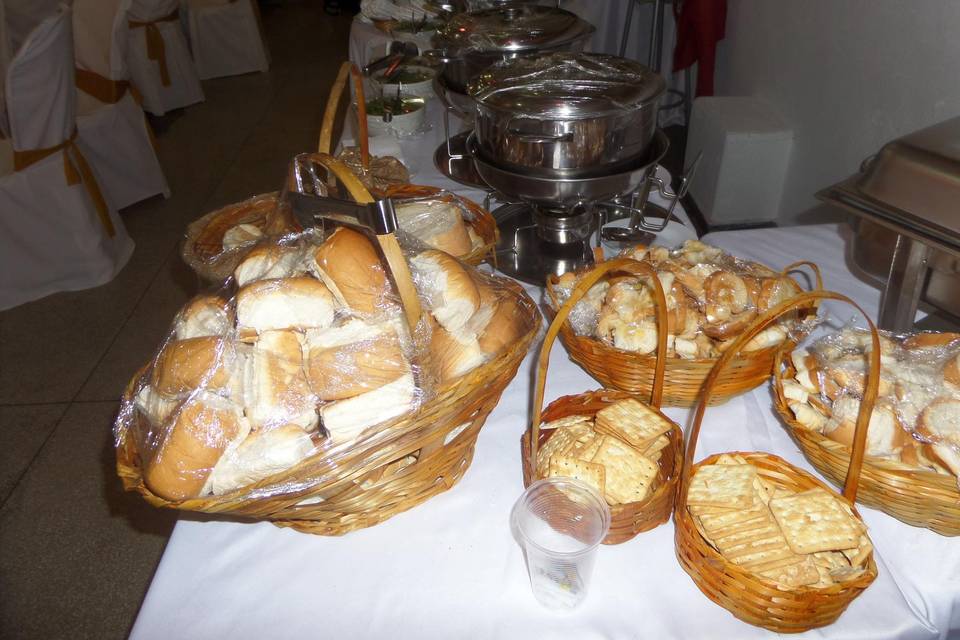 Buffet completo via leste