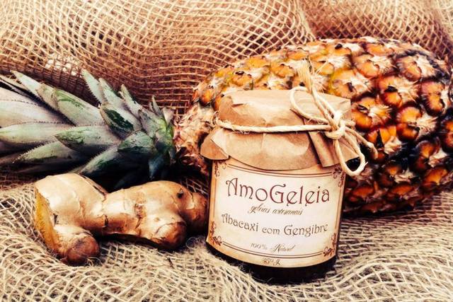 Geleia abacaxi com gengibre 250g