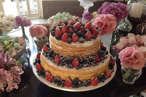 Naked cake