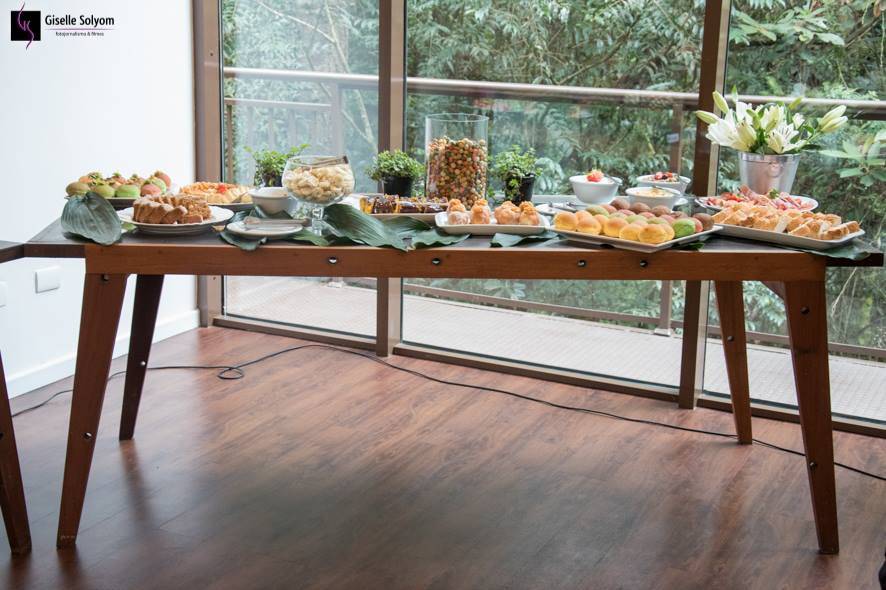 Mesa de buffet de brunch