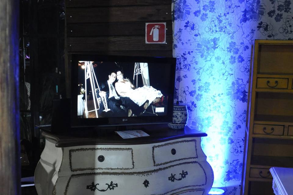 Comoda bombê