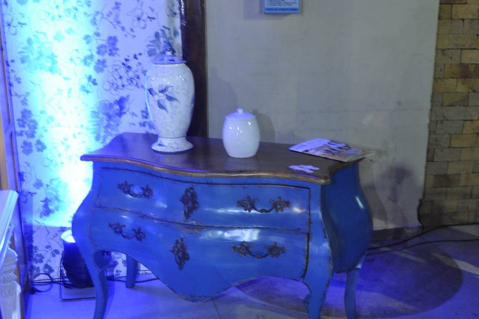 Comoda bombê