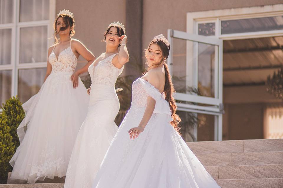 Tres modelos de vestidos