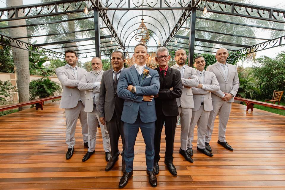 Noivo e os padrinhos