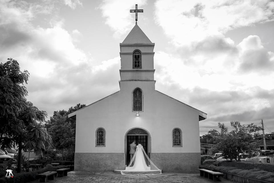 Entrada da noiva na igreja