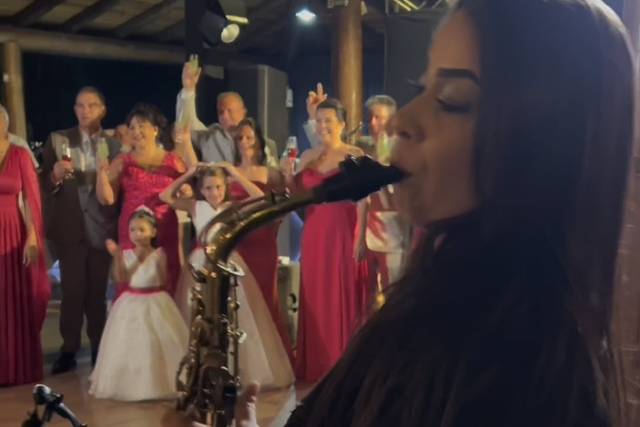 Recepção dos noivos saxofone