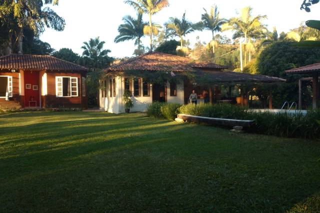 Chalé 2 suítes/casa 2 quartos