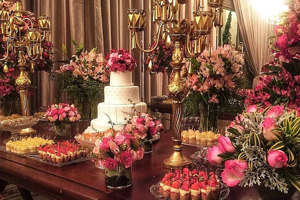 Doces no Buffet Tulipas