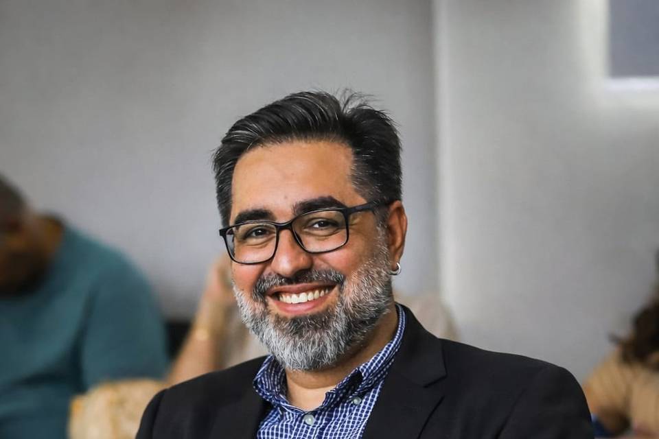 Celebrante Marcelo Lizardo