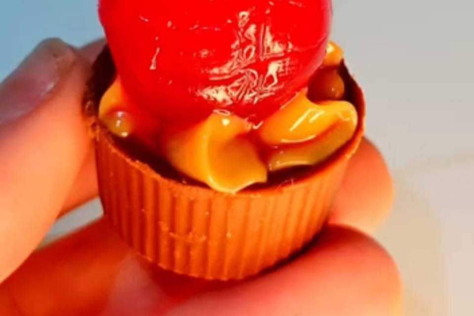 Caixinha de cereja com doce de