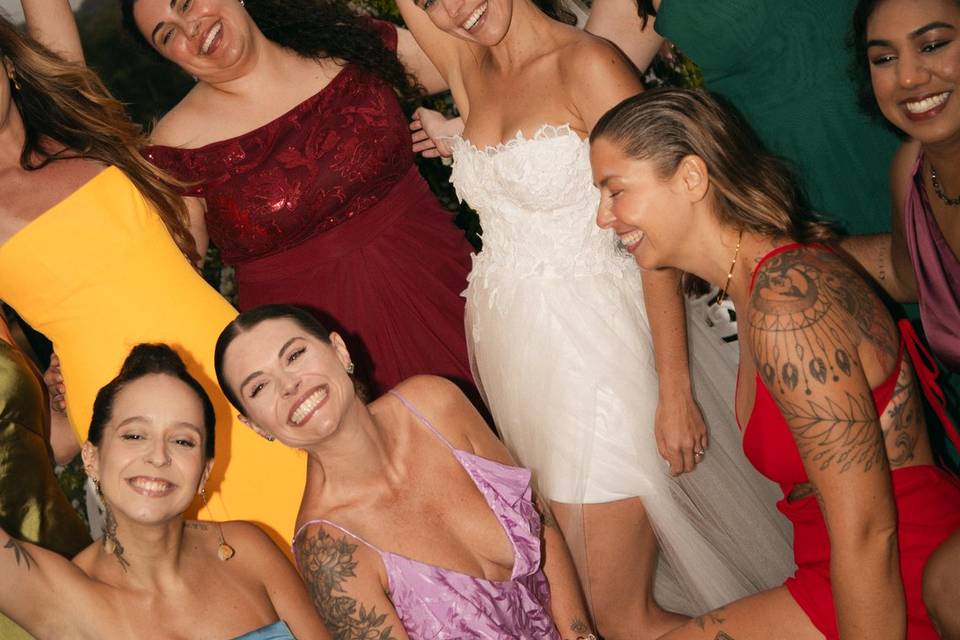 NOIVA E SUAS MADRINHAS 🤍