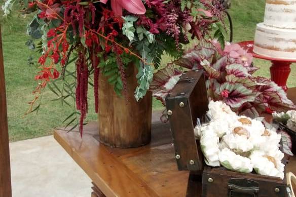 Mesa de bolo e doces