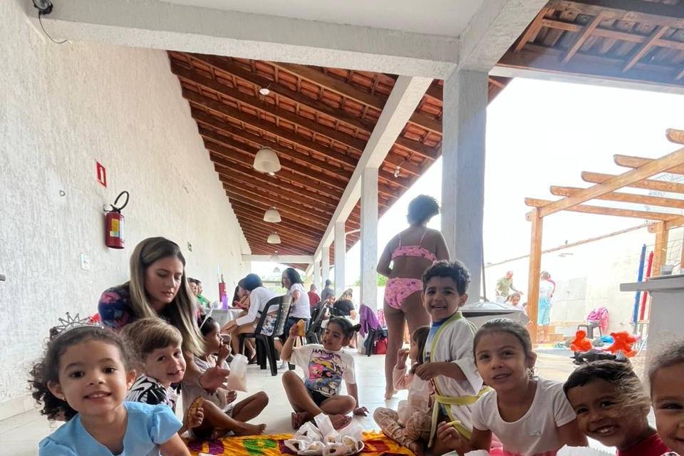 Brincadeiras de roda e música