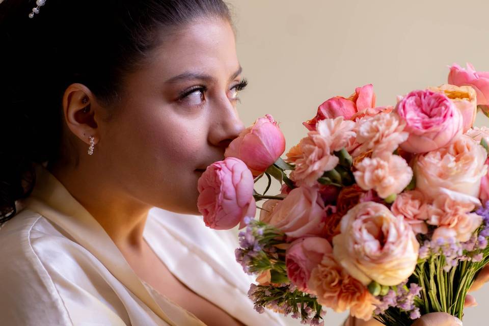 Jóia com rosas importadas!
