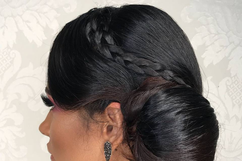 Mayara Teixeira Hair Stylist