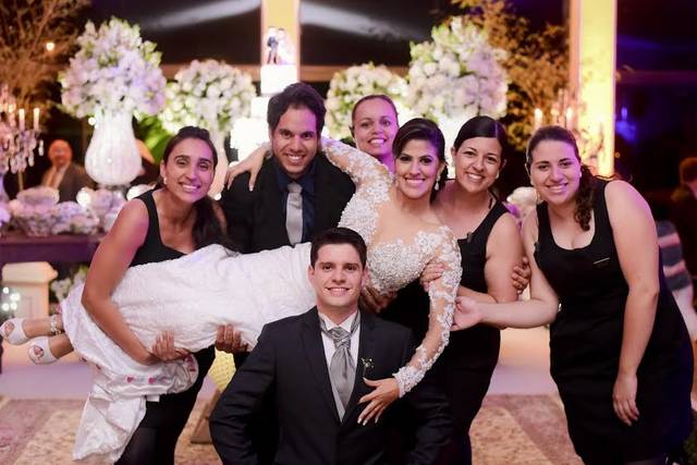 Cuidando bem dos noivos!