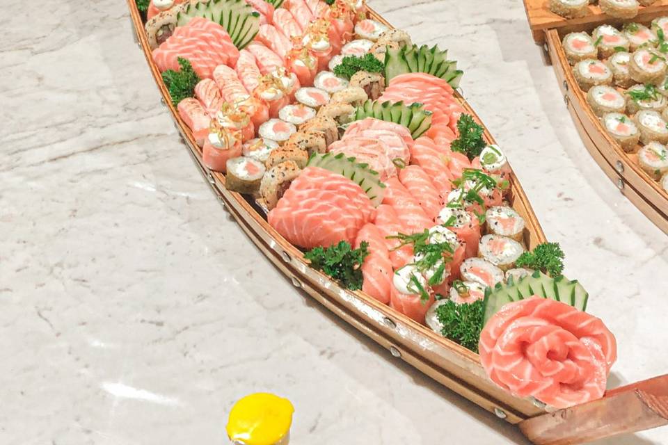 Buffet de comida japonesa e