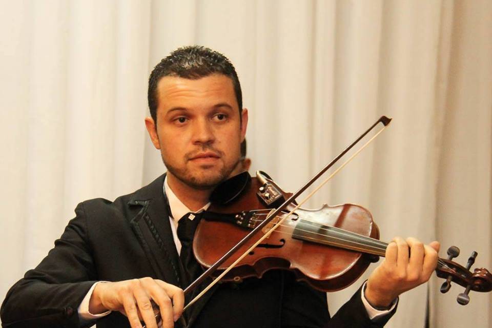 Violinista Samuel Dias