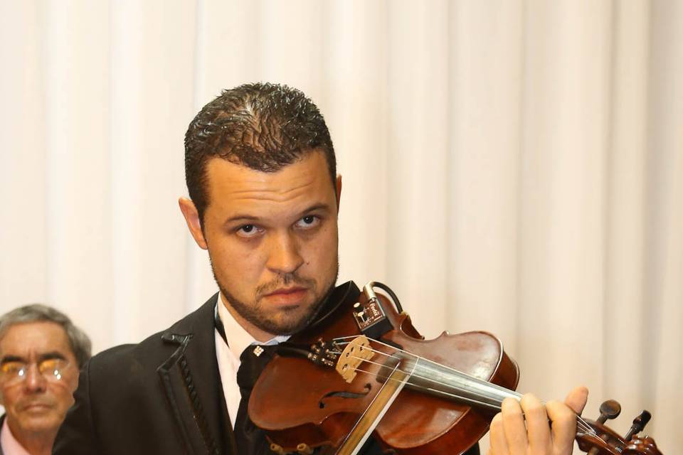 Violinista Samuel Dias