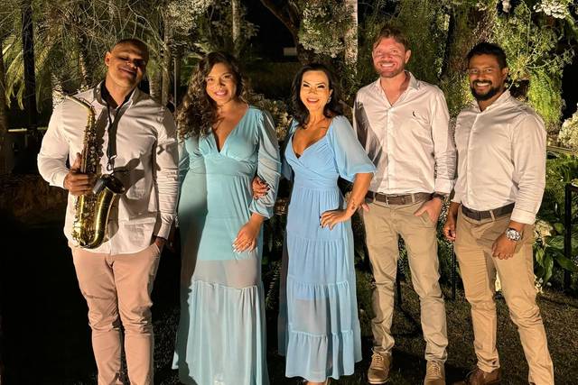 Piano, Voz, Bass, Sax e Batera