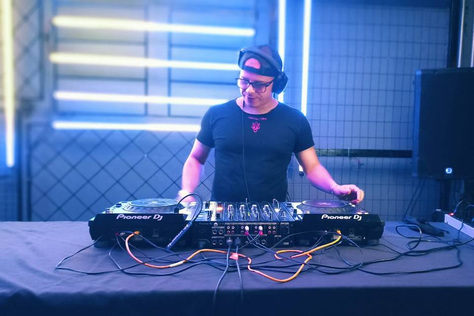 Dj Edney Oliver