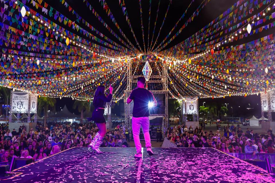 Abertura do Show É O TCHAN