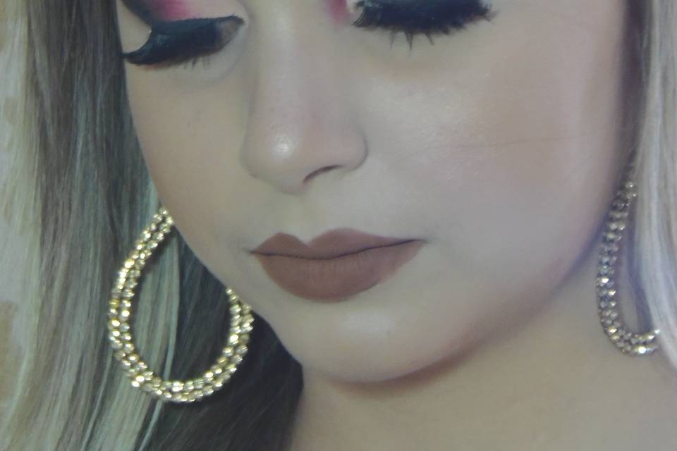 Cut crease