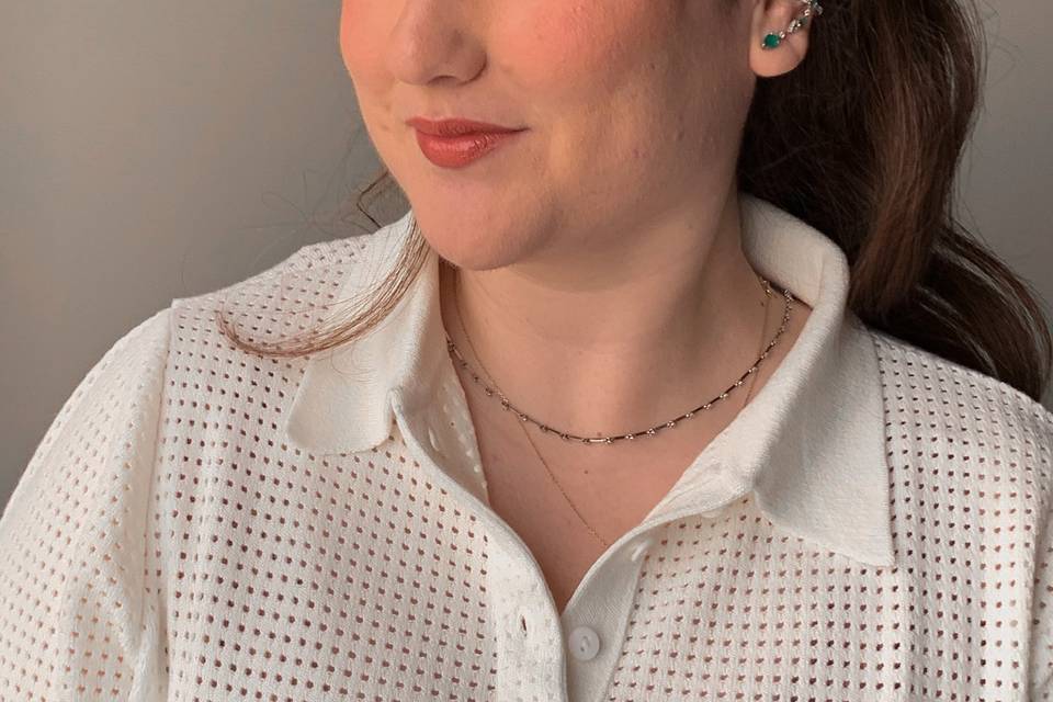 Make leve e penteado