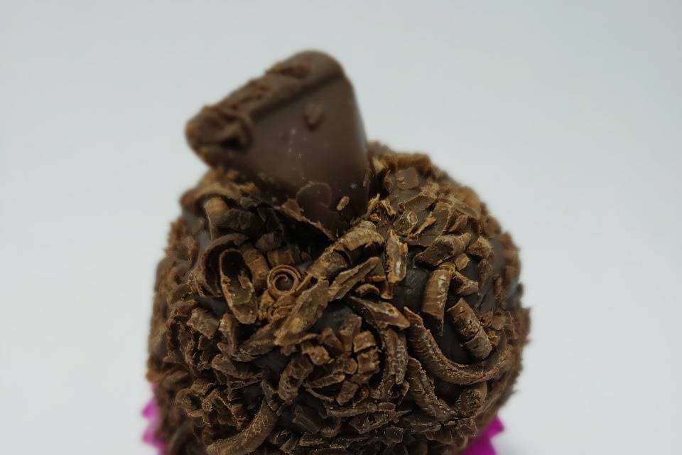 Brigadeiro de chocolate meio a