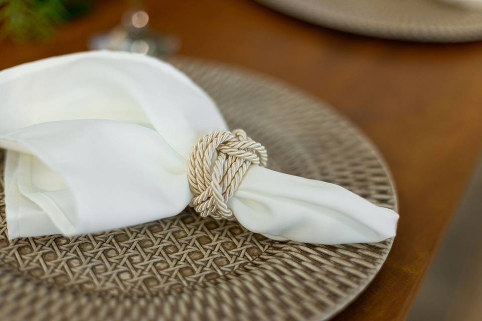 Guardanapo com anel rattan