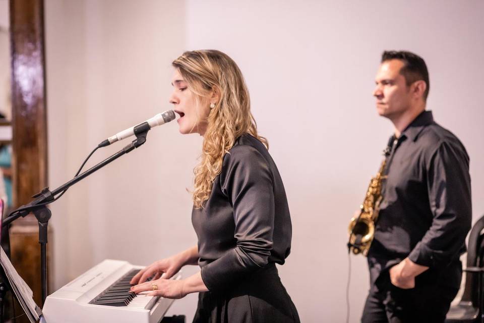 Voz, piano e saxfone