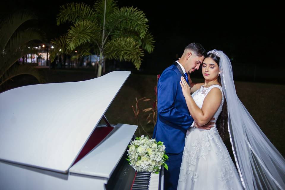 Ensaio dos noivos com piano