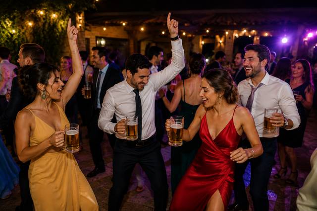 Chopp = Alegria e diversão