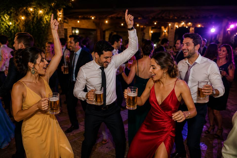 Chopp = Alegria e diversão