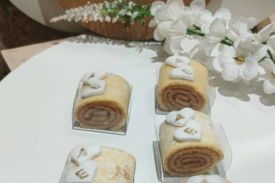 Mini bolo de rolo.